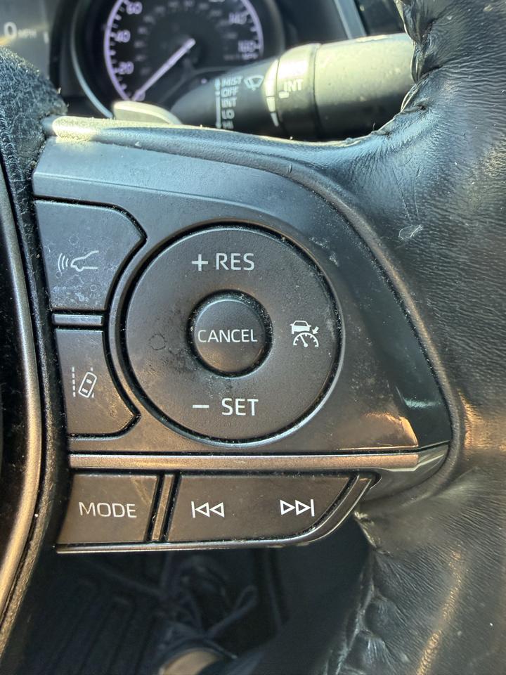 Toyota Camry SE 2021