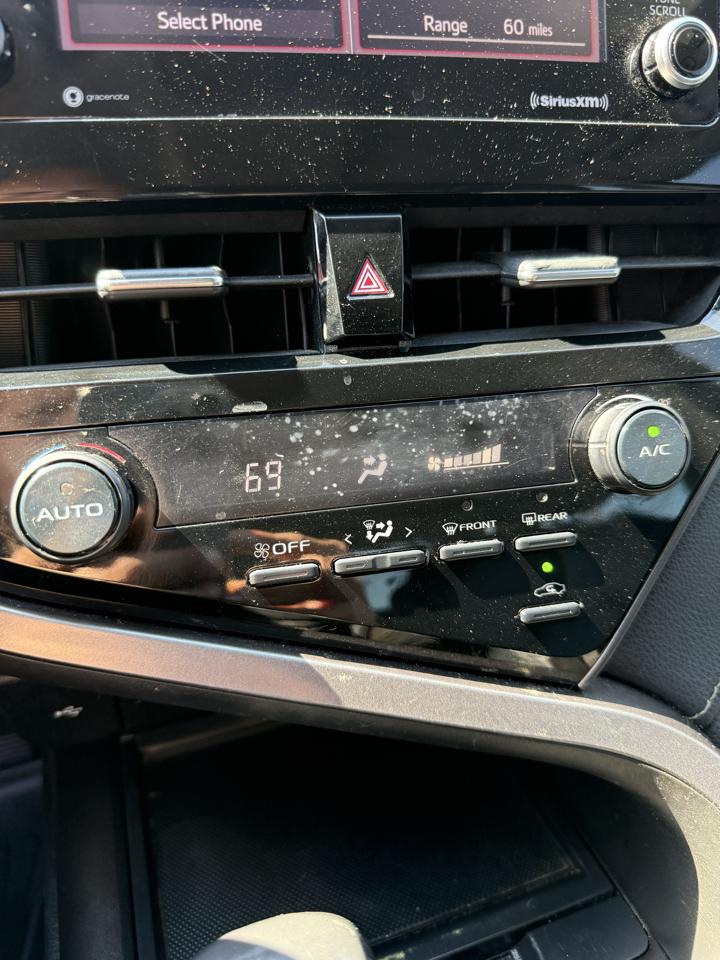 Toyota Camry SE 2021