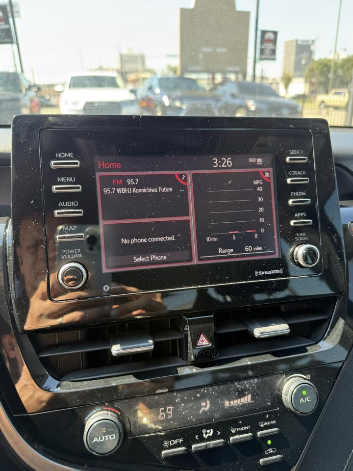Toyota Camry SE 2021