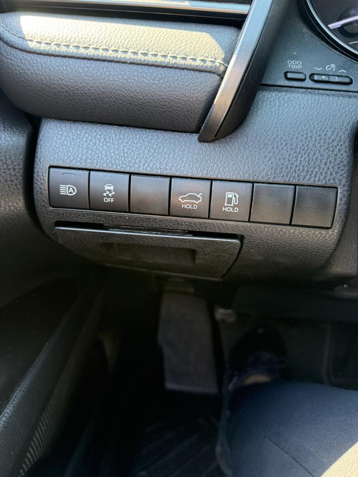 Toyota Camry SE 2021