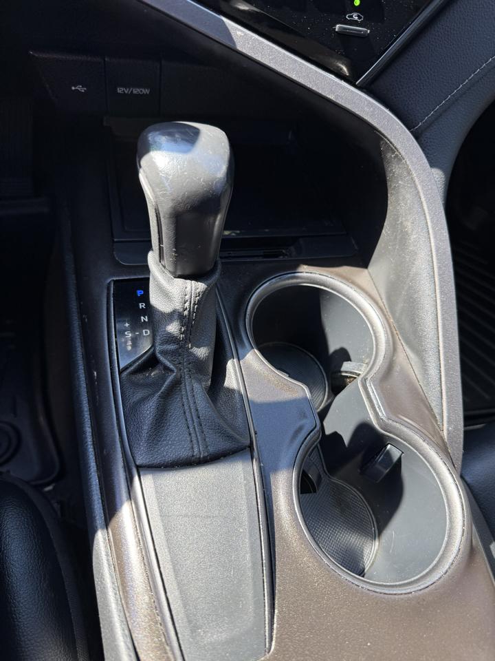 Toyota Camry SE 2021