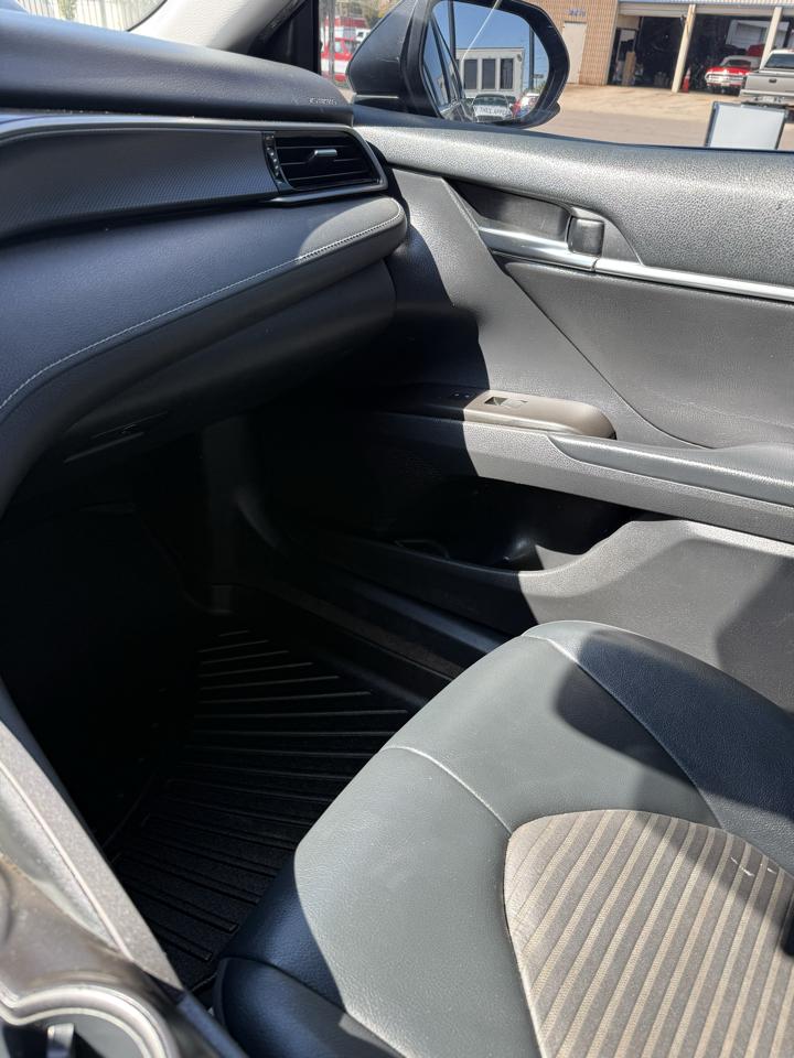 Toyota Camry SE 2021