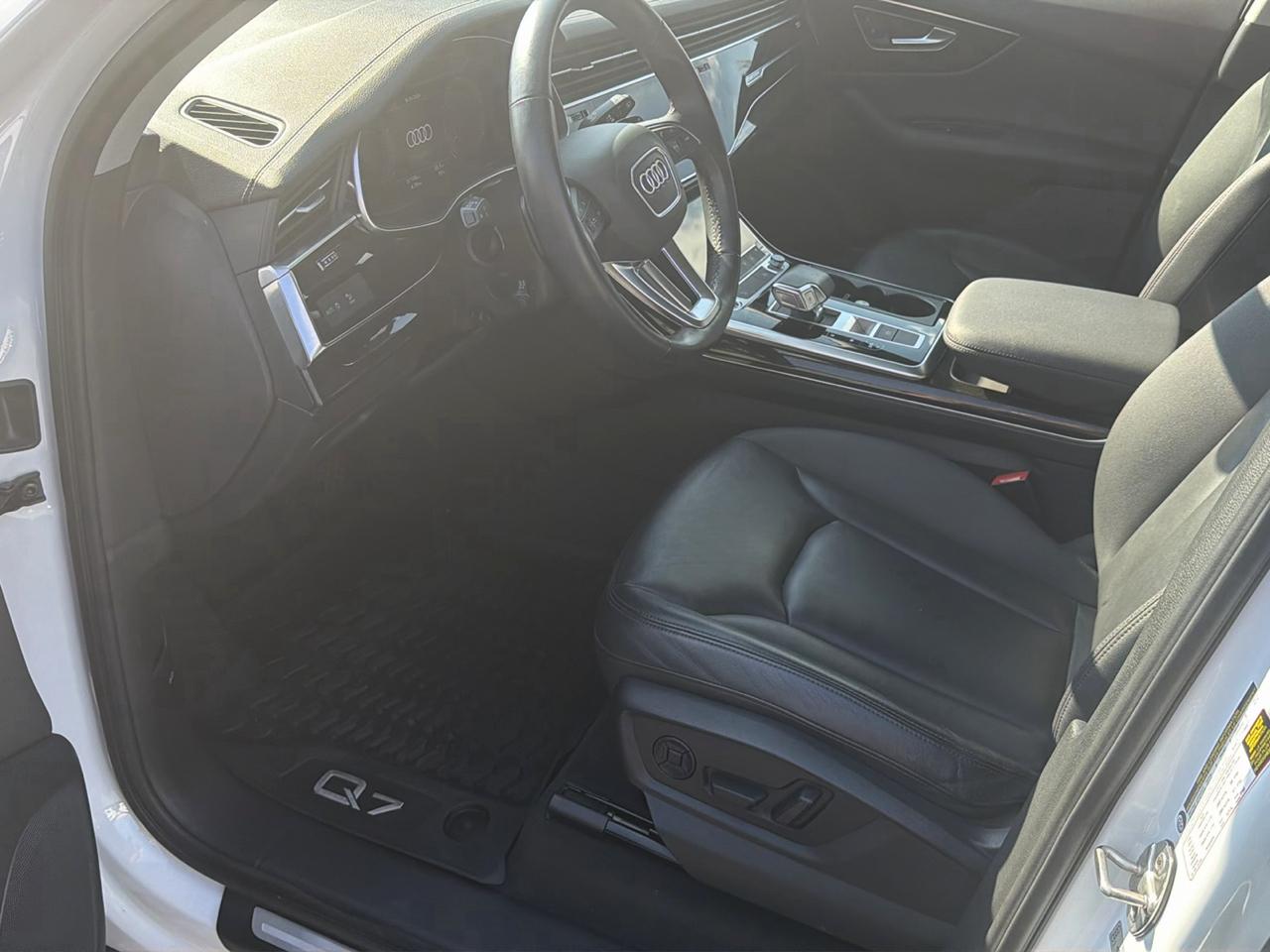 Audi Q7  2023