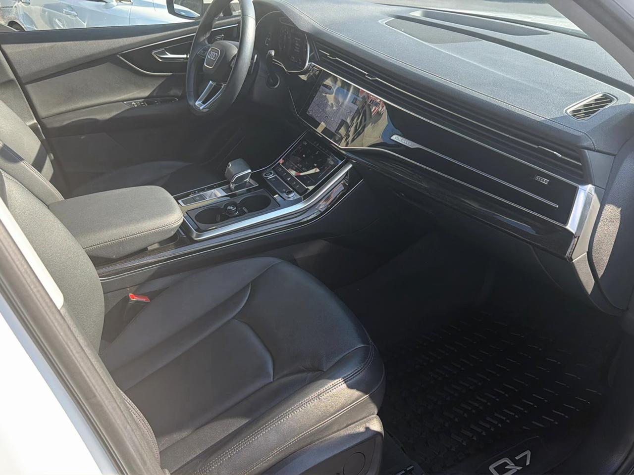 Audi Q7  2023