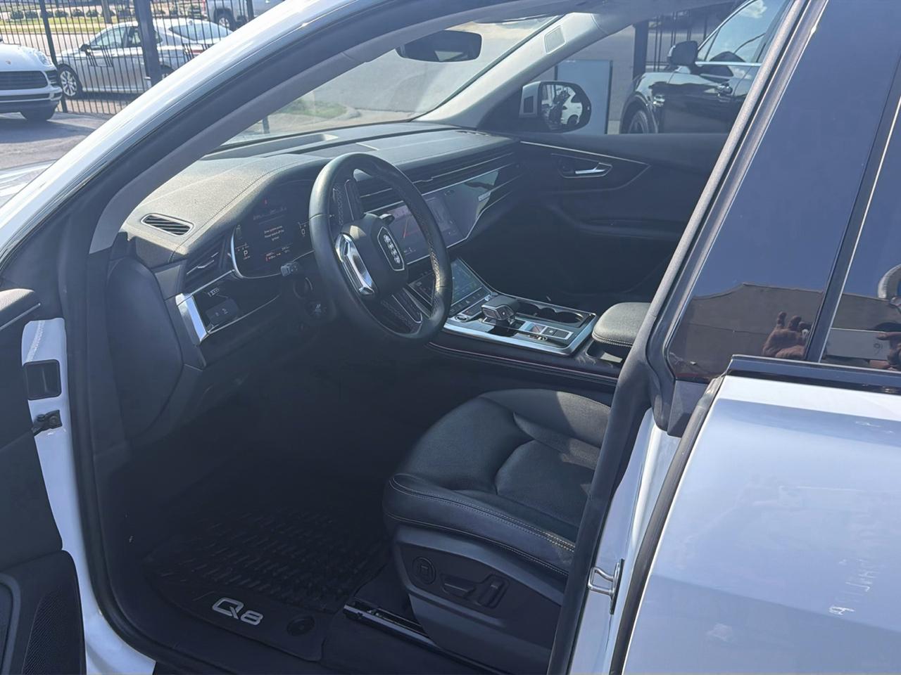 Audi Q8  2023