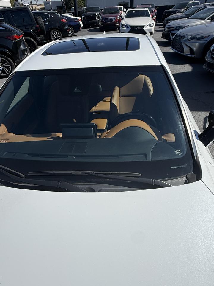 Lexus IS  2024