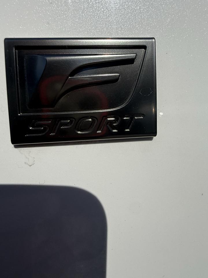 Lexus IS  2024