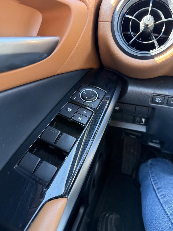 Lexus IS  2024