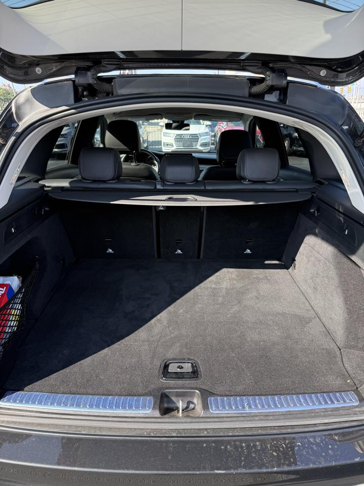 Mercedes-Benz GLC  2021