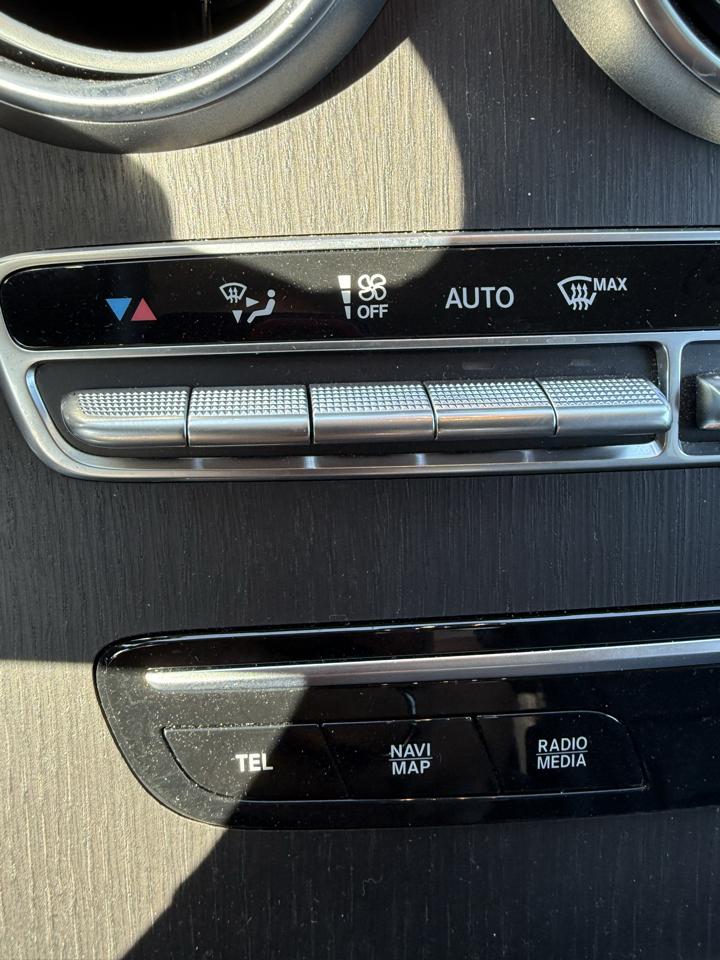 Mercedes-Benz GLC  2021