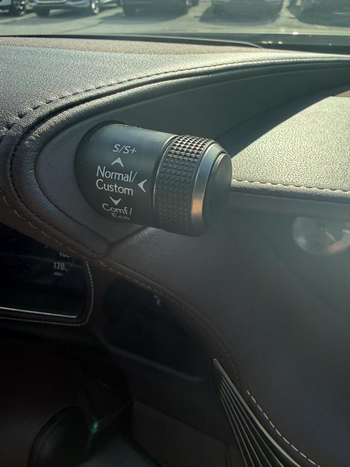 Lexus LS  2020