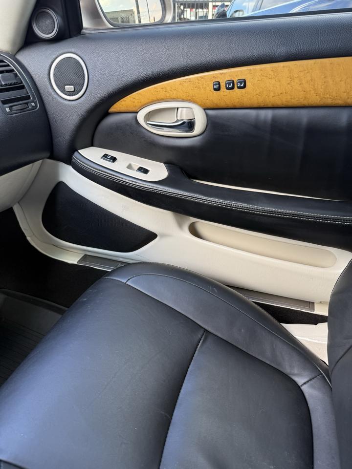 Lexus SC 430 Base 2002