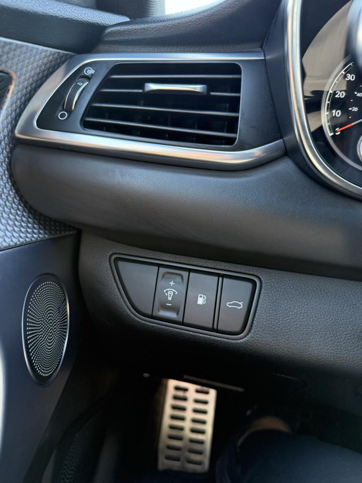 Genesis G70  2023
