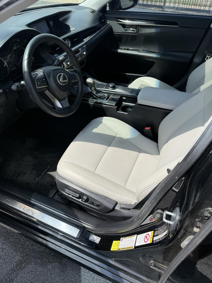 Lexus ES 350  2016