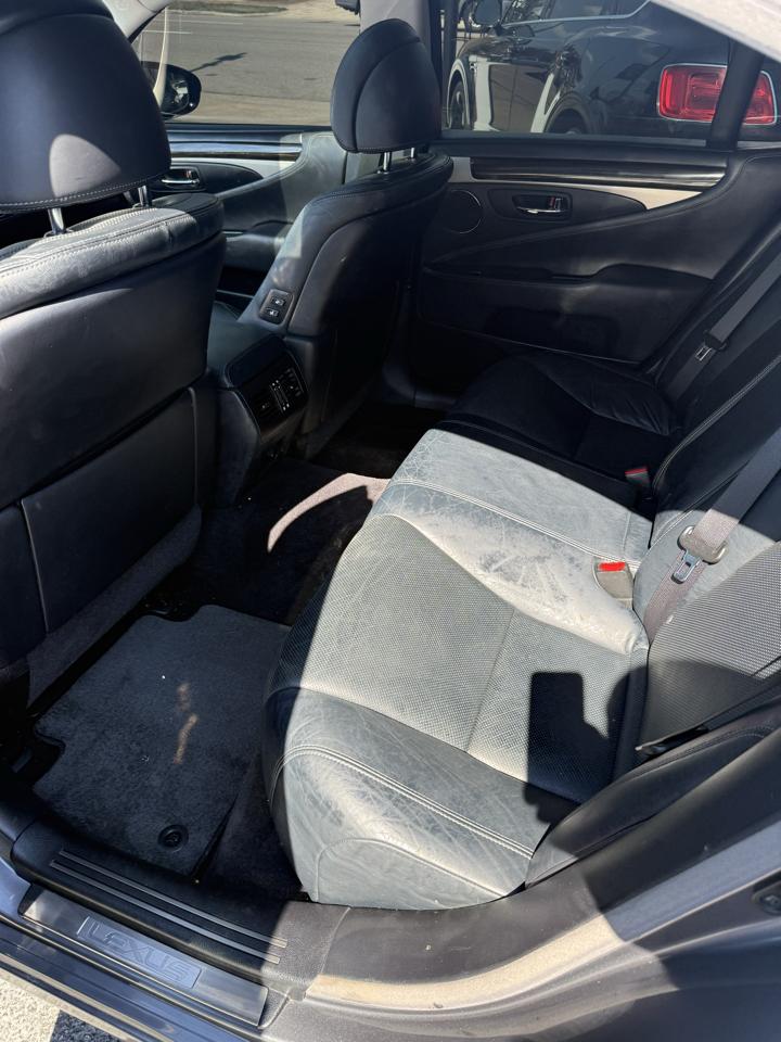 Lexus LS 460  2013