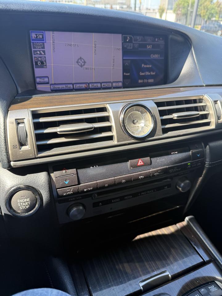 Lexus LS 460  2013
