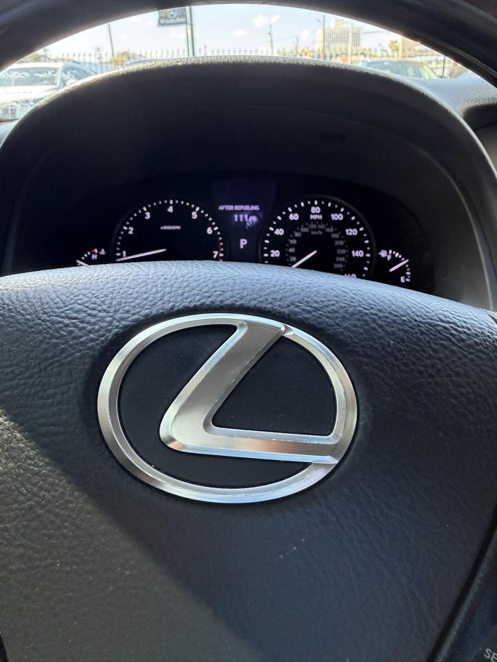 Lexus LS 460  2013
