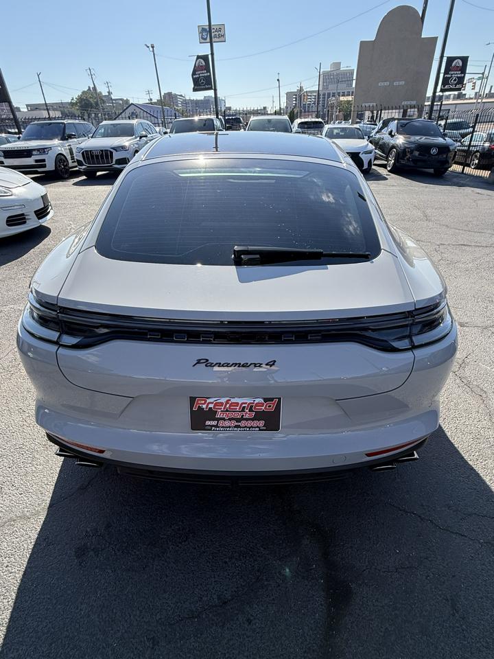 Porsche Panamera  2023