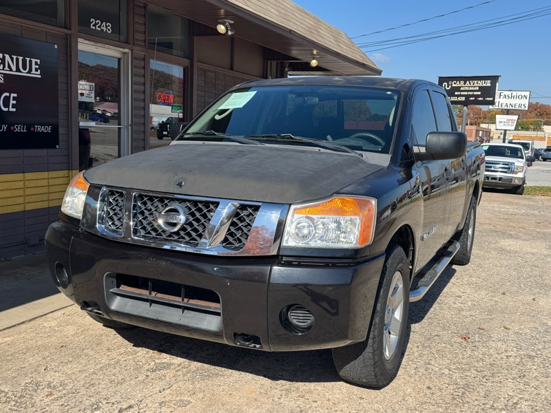 2009 Nissan Titan LE Crew Cab 2WD SWB