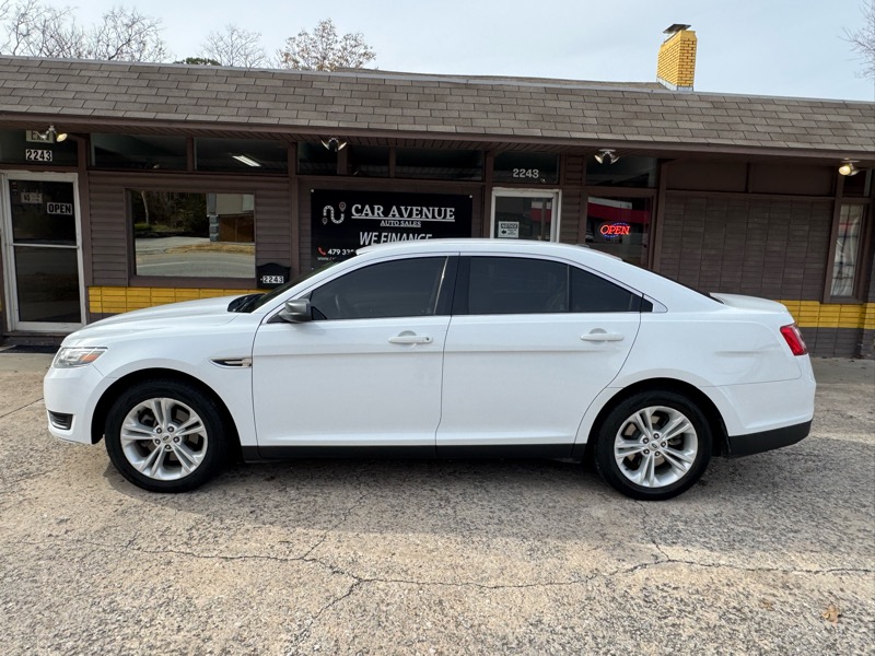 Ford Taurus SE FWD 2016