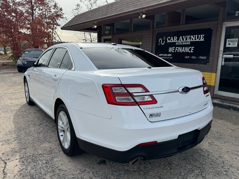 Ford Taurus SE FWD 2016