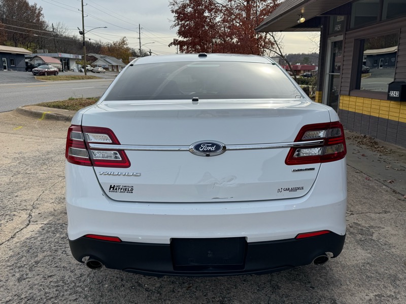 Ford Taurus SE FWD 2016