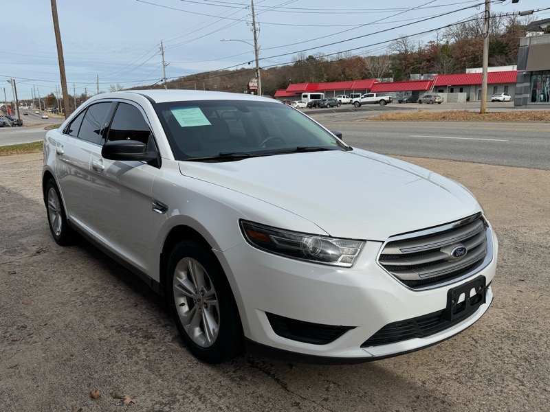 Ford Taurus SE FWD 2016