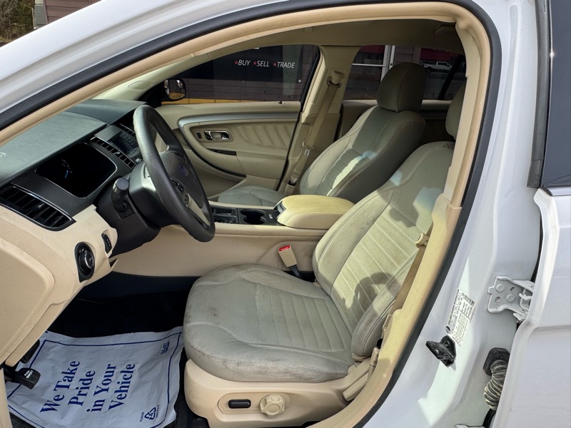 Ford Taurus SE FWD 2016