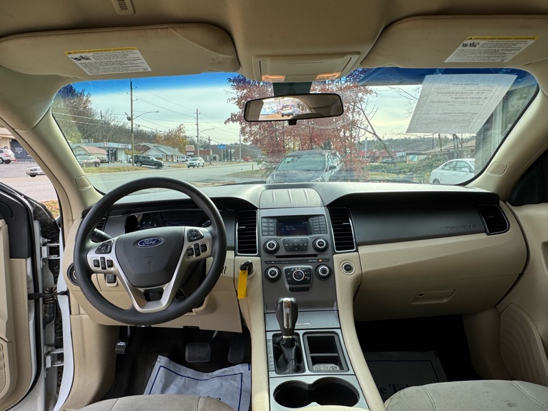 Ford Taurus SE FWD 2016