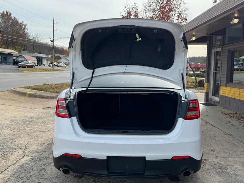 Ford Taurus SE FWD 2016