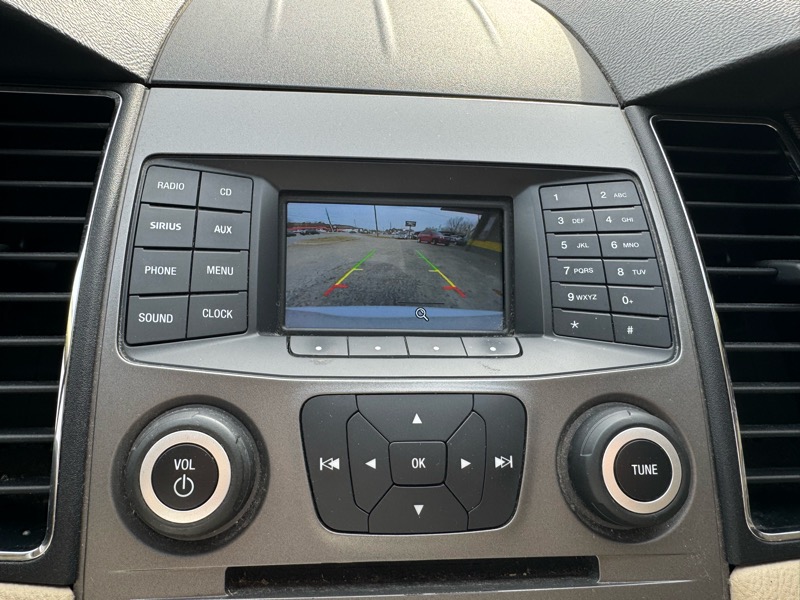 Ford Taurus SE FWD 2016