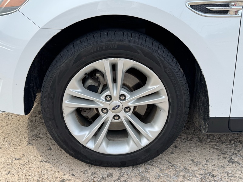 Ford Taurus SE FWD 2016