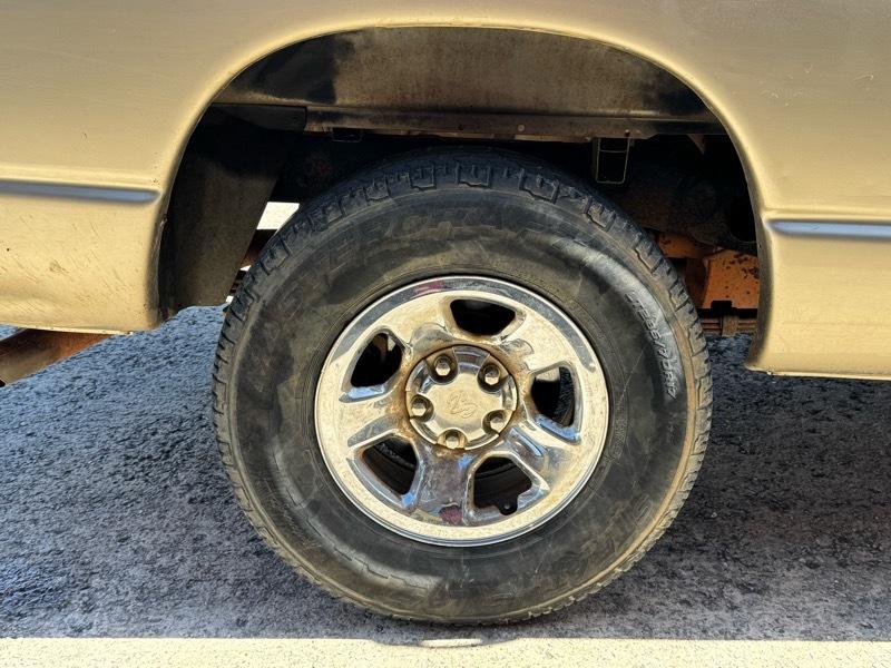 Dodge Ram 1500 ST Quad Cab Short Bed 2WD 2002