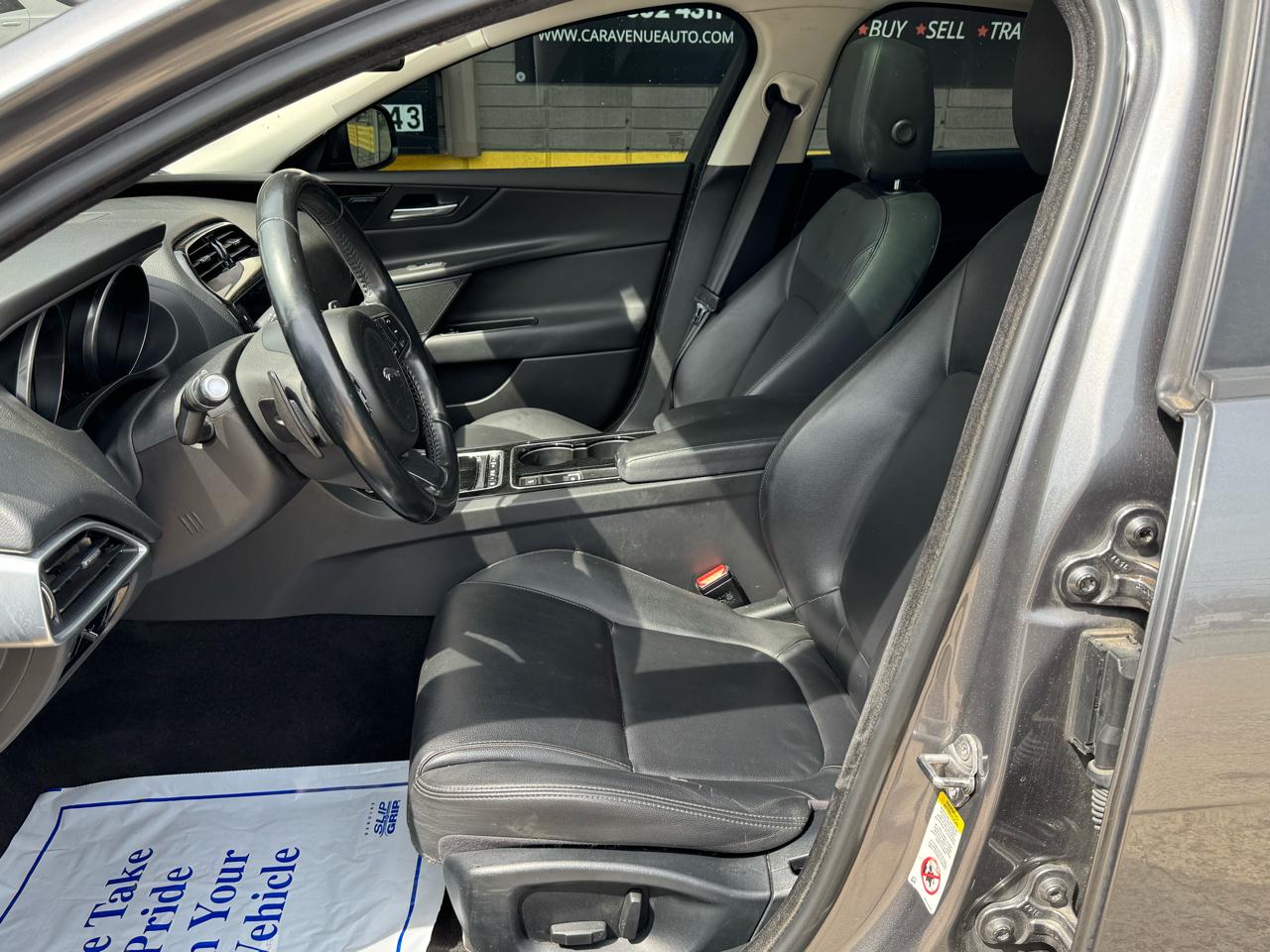 Jaguar XE 35t Premium AWD 2017