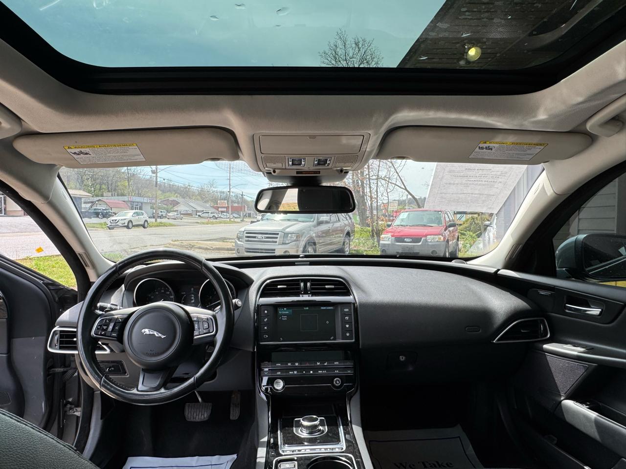 Jaguar XE 35t Premium AWD 2017