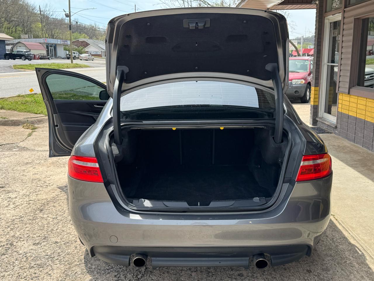 Jaguar XE 35t Premium AWD 2017