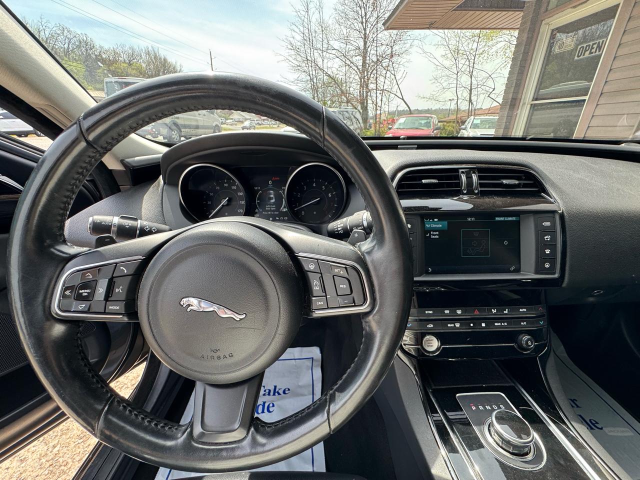 Jaguar XE 35t Premium AWD 2017