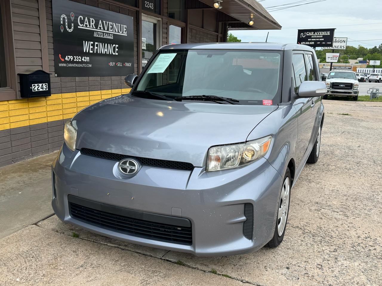Scion xB 5-Door Wagon 5-Spd MT 2011
