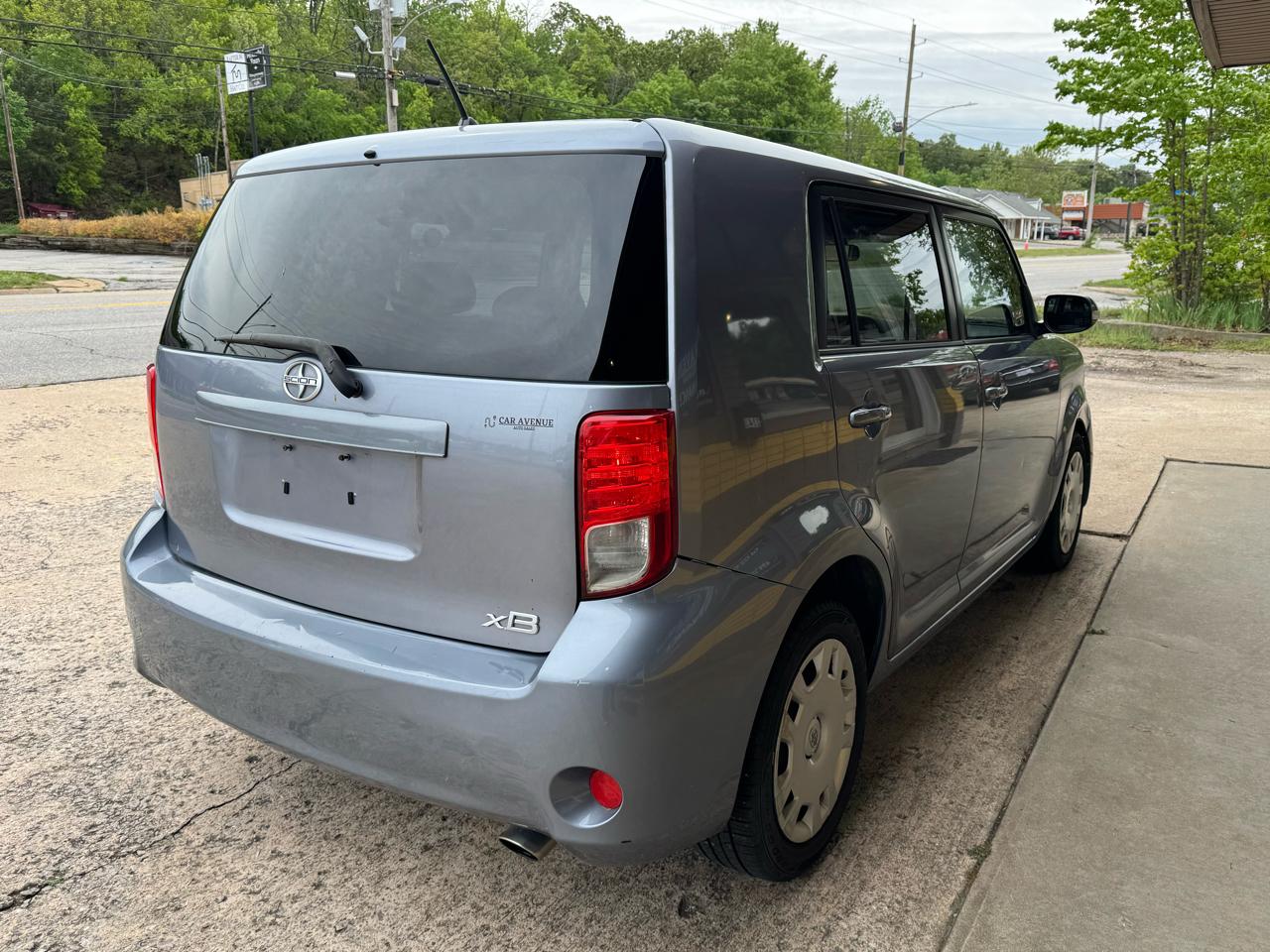 Scion xB 5-Door Wagon 5-Spd MT 2011