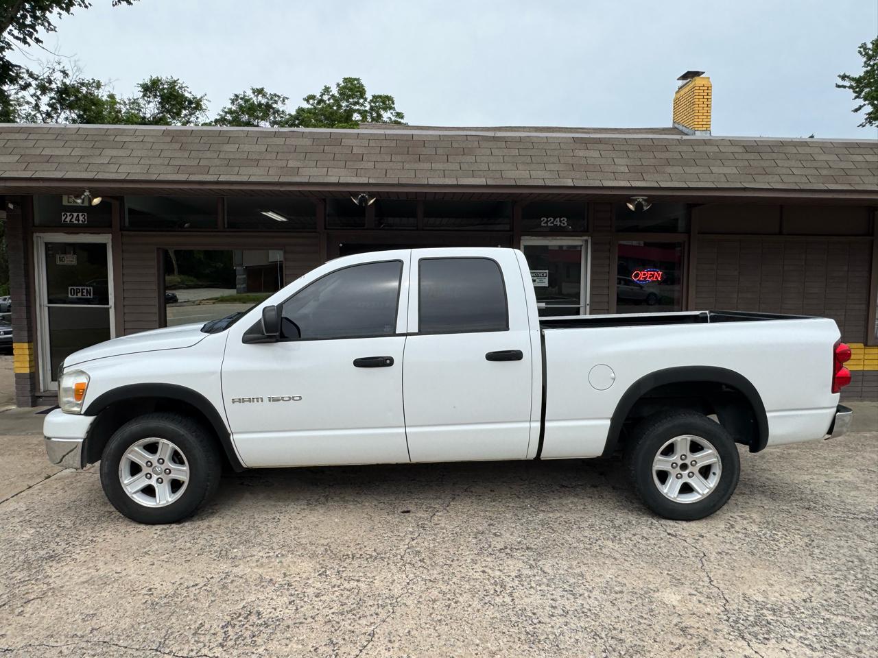 Dodge Ram 1500 SLT Quad Cab 2WD 2007