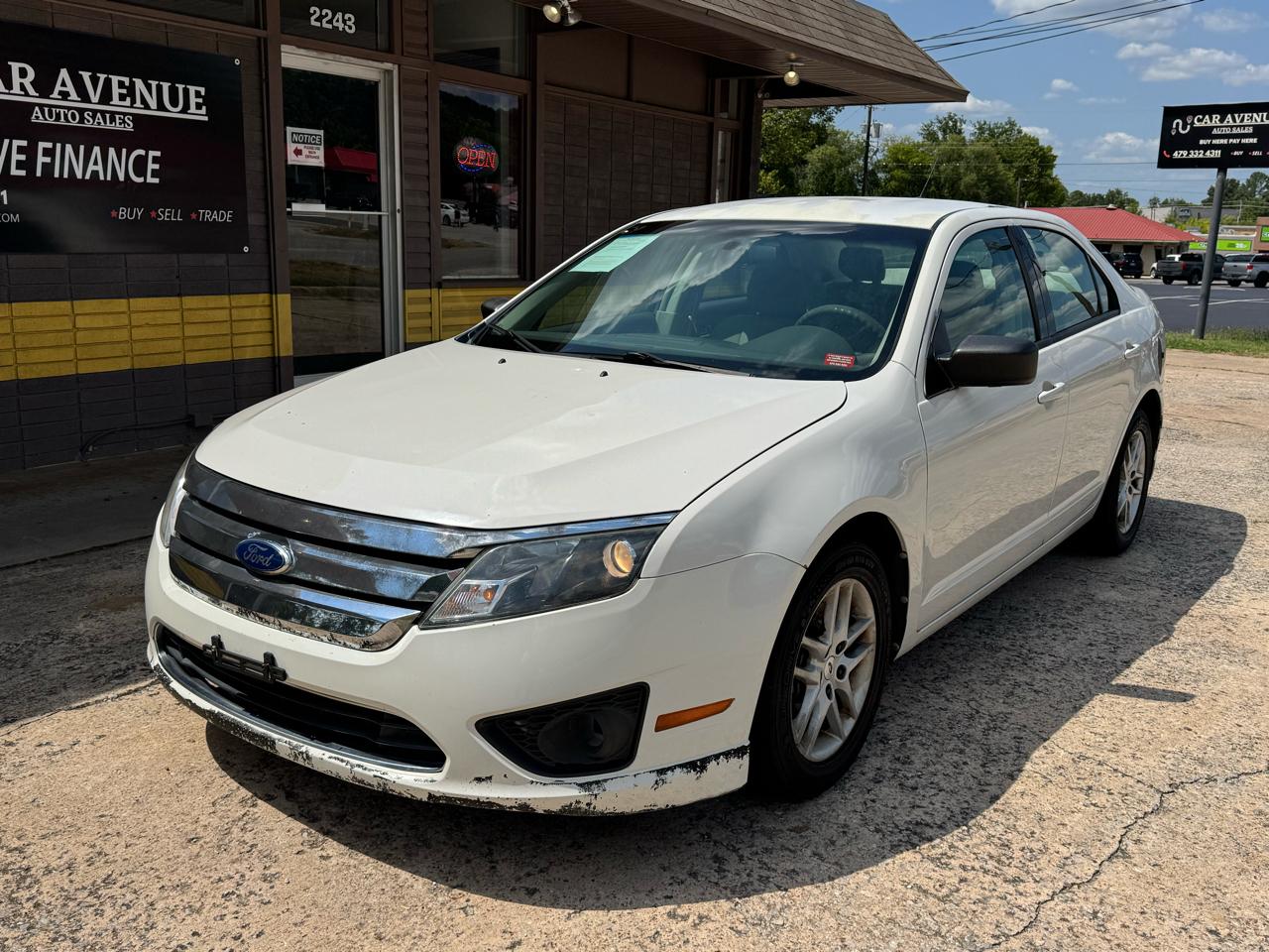 Ford Fusion S 2012