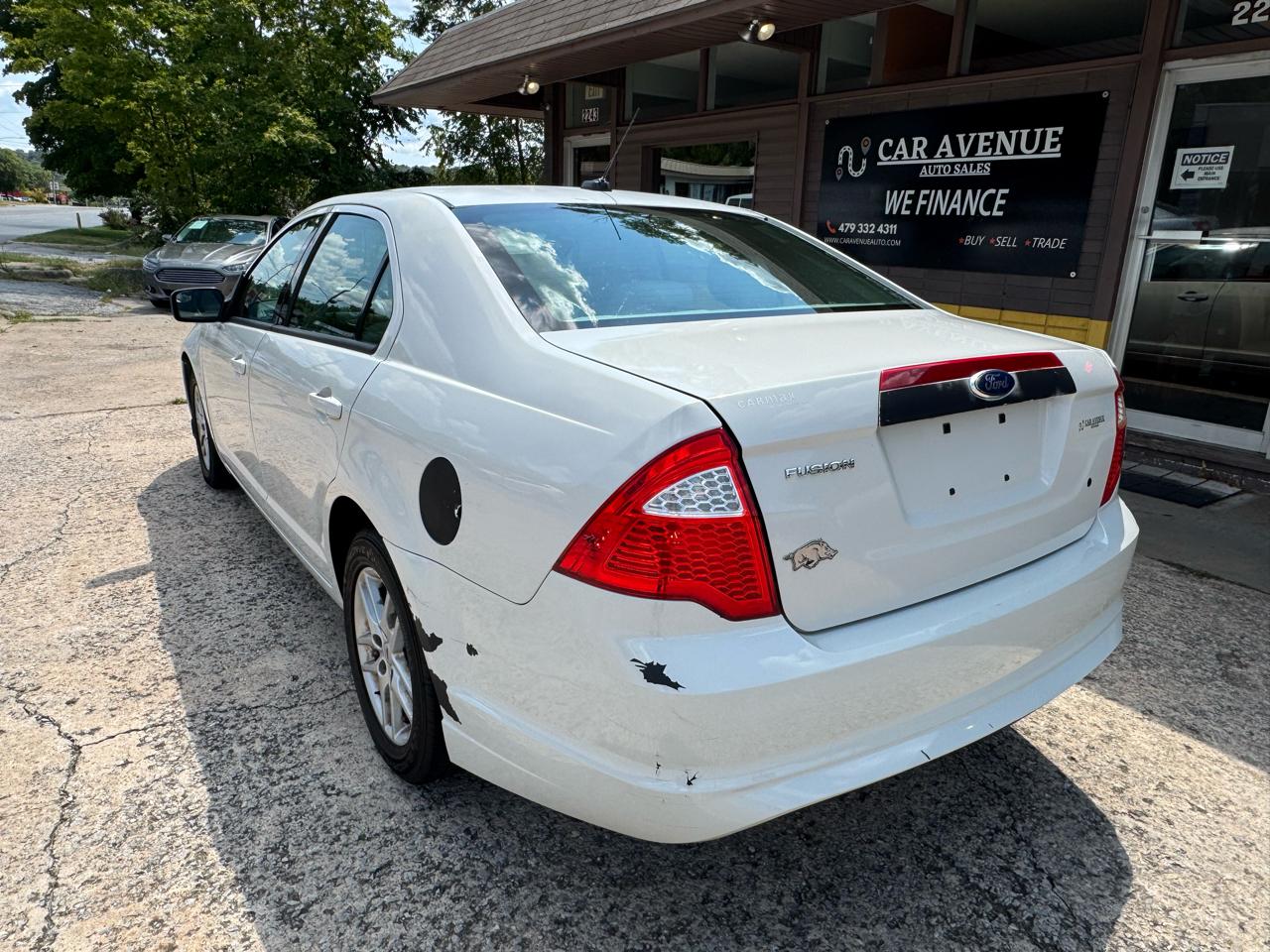 Ford Fusion S 2012