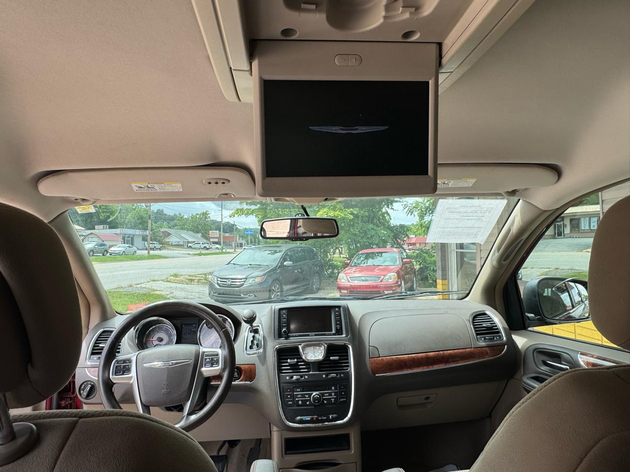Chrysler Town & Country Touring 2011