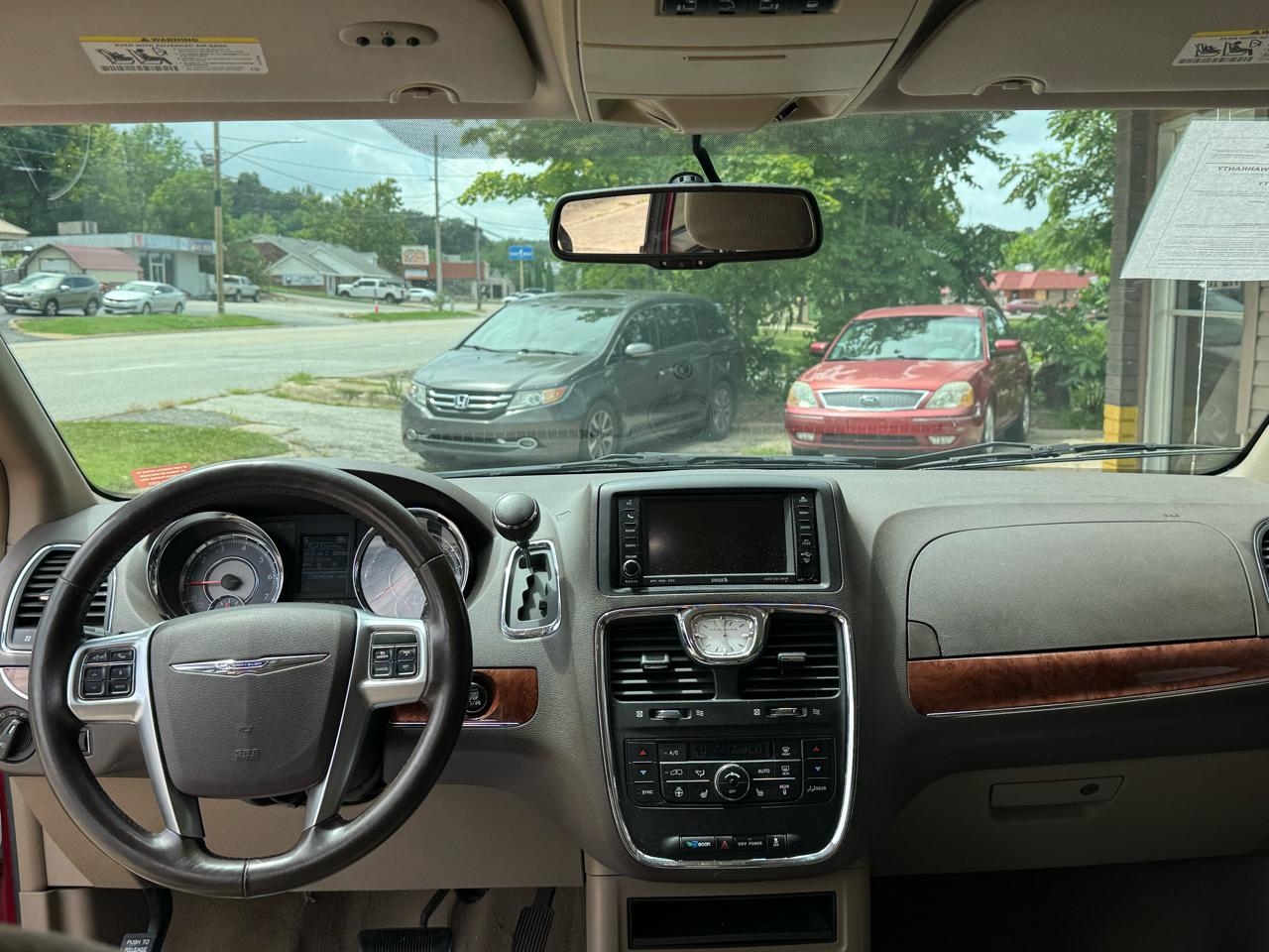 Chrysler Town & Country Touring 2011