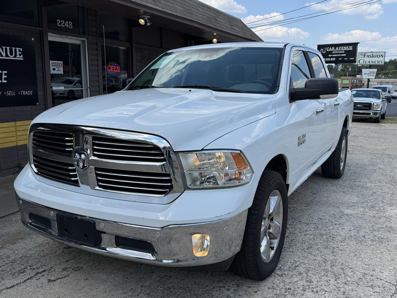 RAM 1500 SLT Crew Cab SWB 4WD 2016