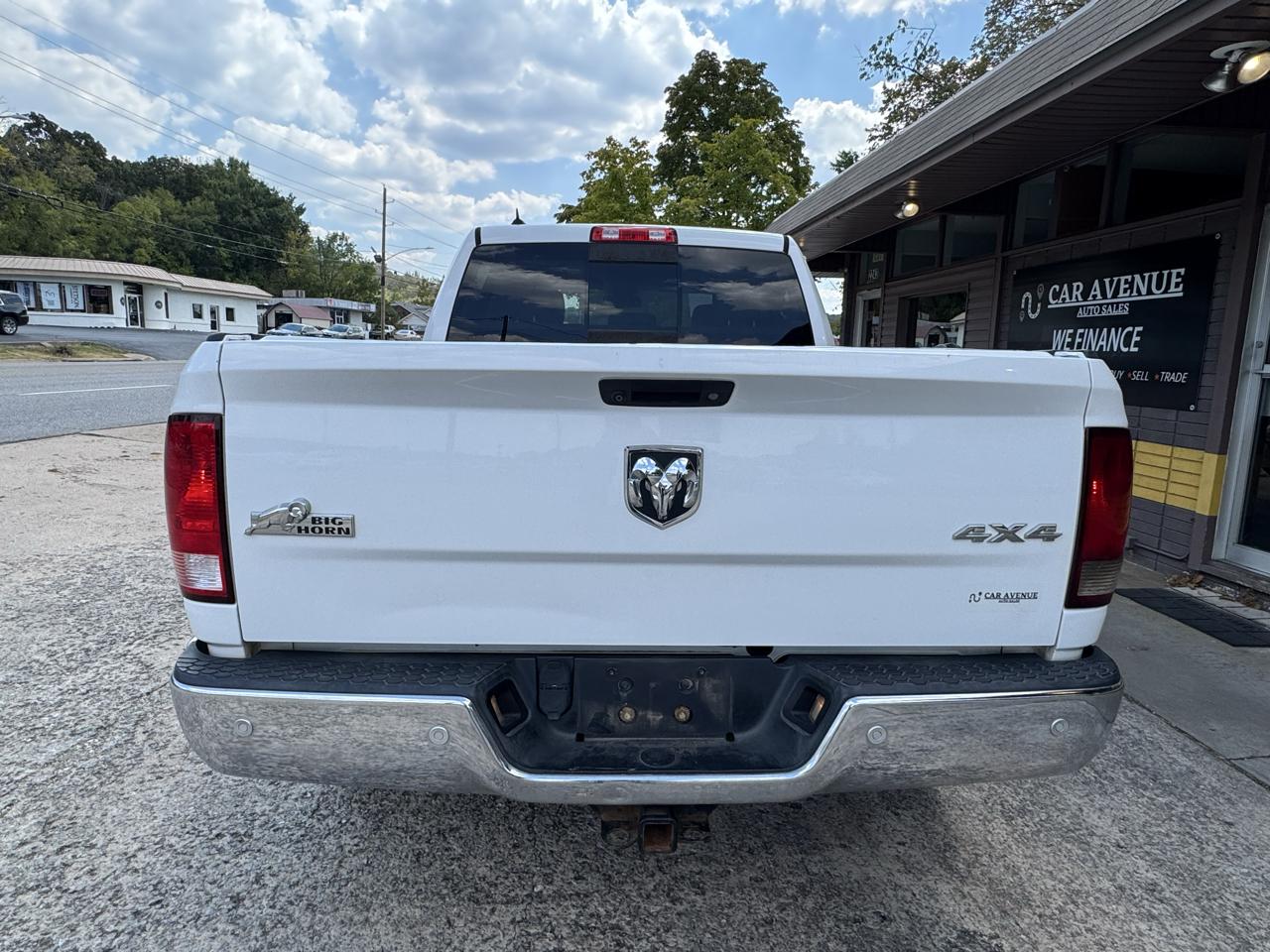 RAM 1500 SLT Crew Cab SWB 4WD 2016