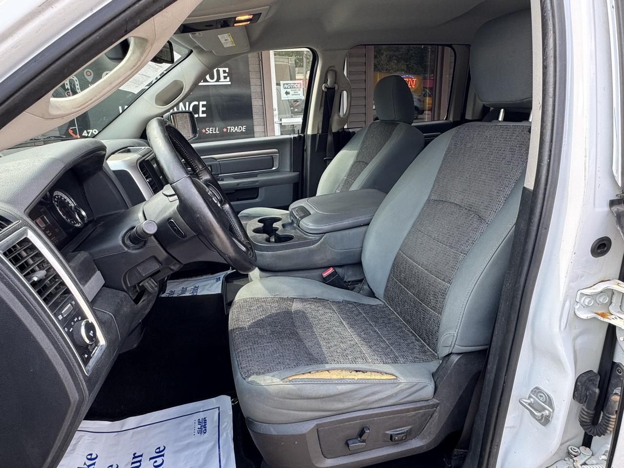 RAM 1500 SLT Crew Cab SWB 4WD 2016