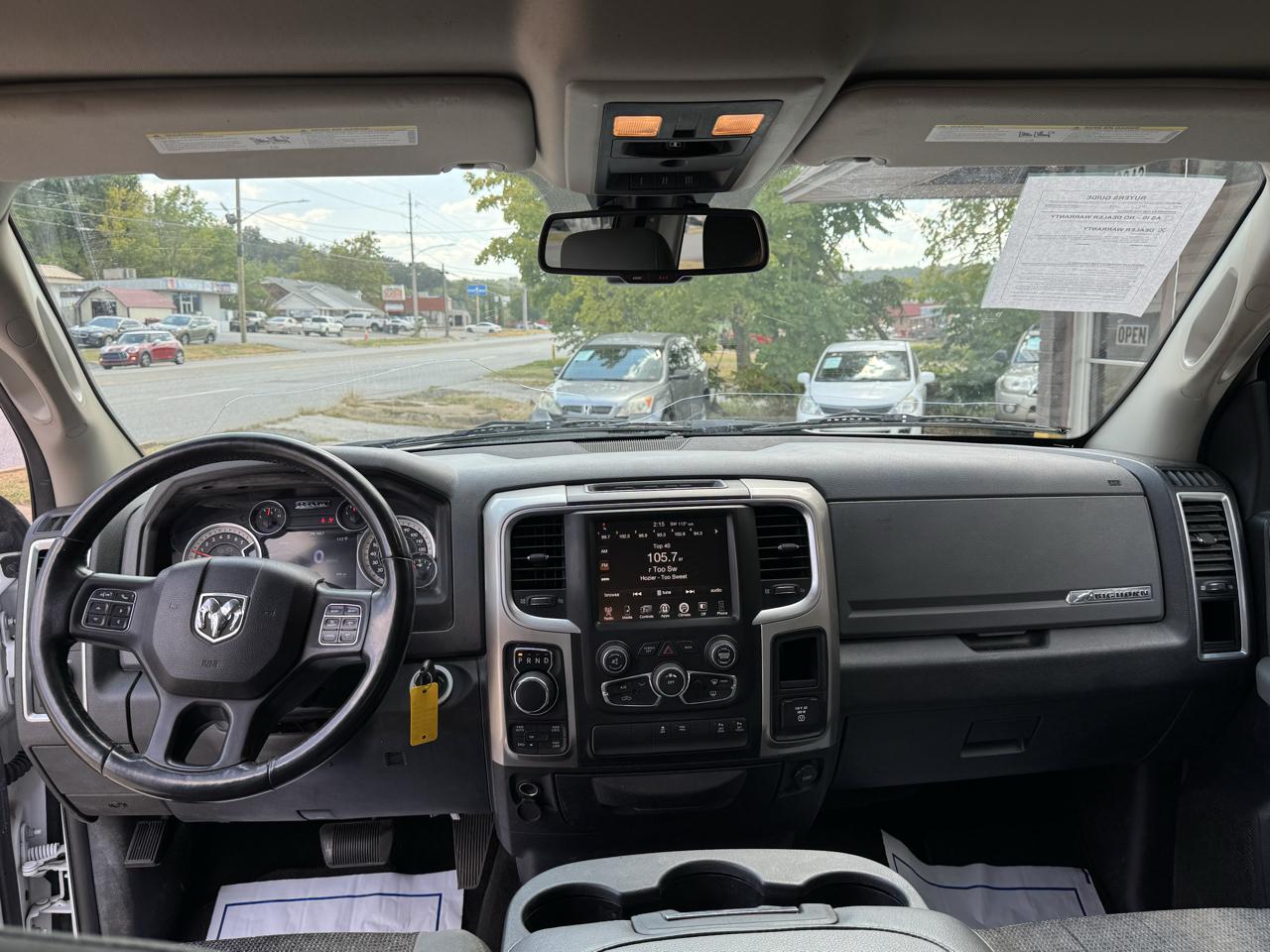 RAM 1500 SLT Crew Cab SWB 4WD 2016
