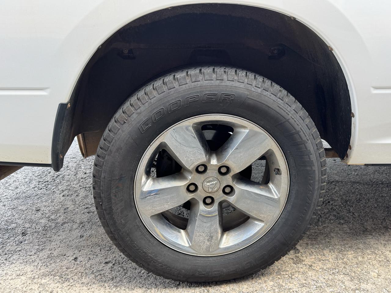 RAM 1500 SLT Crew Cab SWB 4WD 2016