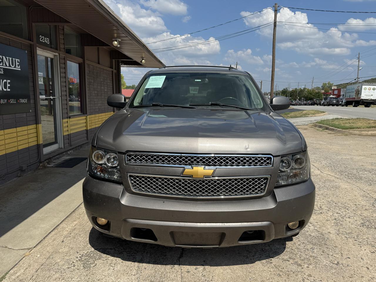 Chevrolet Suburban LT 1500 4WD 2011